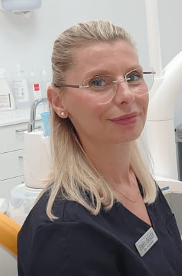 Dentist Emel Güler